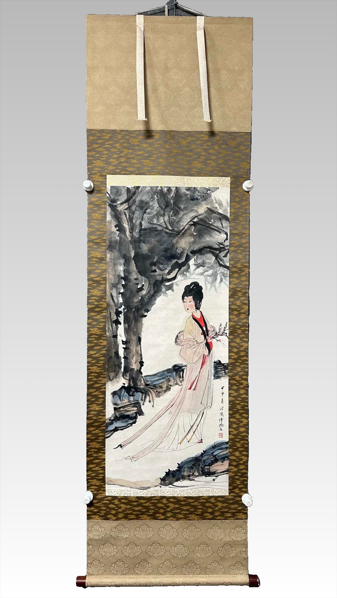 A picture of Fu Baoshi's lady: A picture of Fu Baoshi's lady Size: Painting core:39.5x97cm (The Dimensions Of All Batches Are Manually Measured.If You Need More Detailed Information, Please Contact Our Customer Service Before Biddi