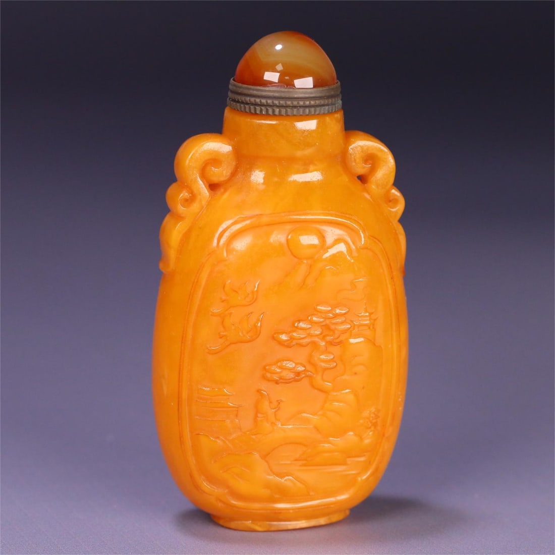 A natural old beeswax figure landscape amphora snuff bottle of the Qing Dynasty: Qing Dynasty natural old beeswax figure landscape amphora snuff bottle Size: 9.2x4.8x2.9cm W:86.6g (The Dimensions Of All Batches Are Manually Measured.If You Need More Detailed Information, Please Co