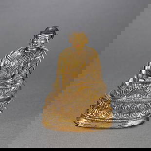 A bronze gilt guru Buddha of the Ming Dynasty: The copper-gilt guru Buddha of the Ming Dynasty Size: H:8.9cm W:6.8cm W:381.9g (The Dimensions Of All Batches Are Manually Measured.If You Need More Detailed Information, Please Contact Our Customer S
