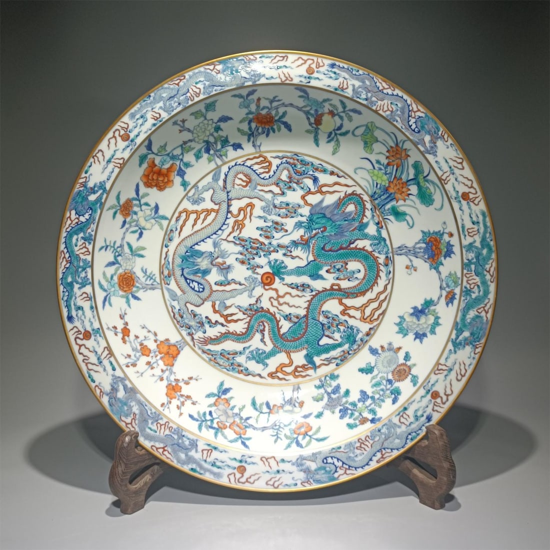 A Qing Dynasty Yongzheng year system Doucai dragon cloud congratulatory birthday three fruits and (1 of 9)