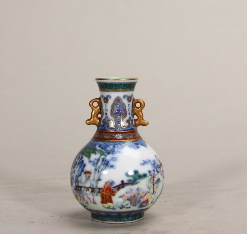 A Qing Qianlong Doucai baby play picture amphora: Qing Qianlong Doucai baby play picture amphora SIZE: H:8cm (The Dimensions Of All Batches Are Manually Measured.If You Need More Detailed Information, Please Contact Our Customer Service Before Biddin