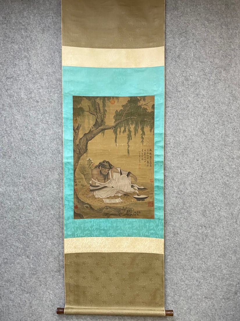 A figure painting by Wu Wei: Wu Wei's figure painting SIZE: 50x77cm (The Dimensions Of All Batches Are Manually Measured.If You Need More Detailed Information, Please Contact Our Customer Service Before Bidding.)