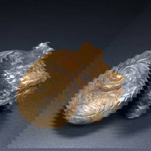 An Exquisite Archaic Jade Auspicious Beast Ornament: An Exquisite Archaic Jade Auspicious Beast Ornament Ancient Time, China Size:7.3cmx6.3cmx4.3cm Weight:260g (The Dimensions Of All Batches Are Manually Measured.If You Need More Detailed