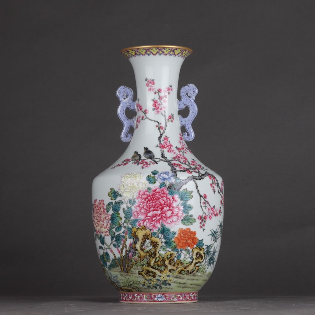 A Qing Qianlong pastel gold-painted rich peony picture amphora: Qing Qianlong pastel gold-painted wealth peony picture amphora SIZE: H:32.2cm BellyD:17cm (The Dimensions Of All Batches Are Manually Measured.If You Need More Detailed Information, Please Contact Our