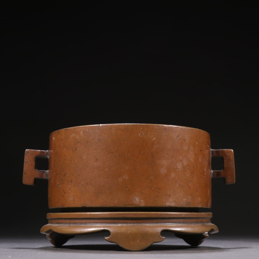 A Xuande model copper amphora: Xuande model copper amphora SIZE: H:8.5cm MouthD:11.8cm W:2160g (The Dimensions Of All Batches Are Manually Measured.If You Need More Detailed Information, Please Contact Our Customer Service Before B
