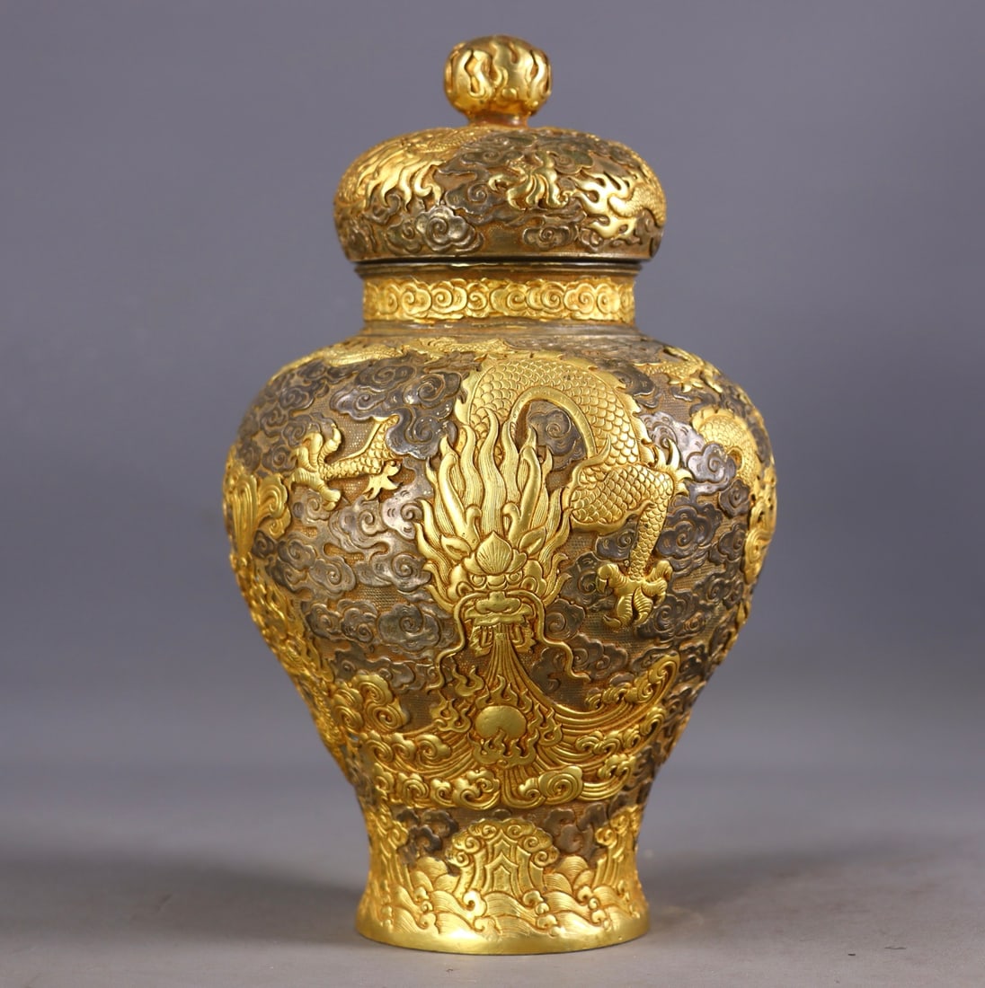 An Exquisite Gilt Bronze Dragon Pattern Seawater Pattern Jar (1 of 9)