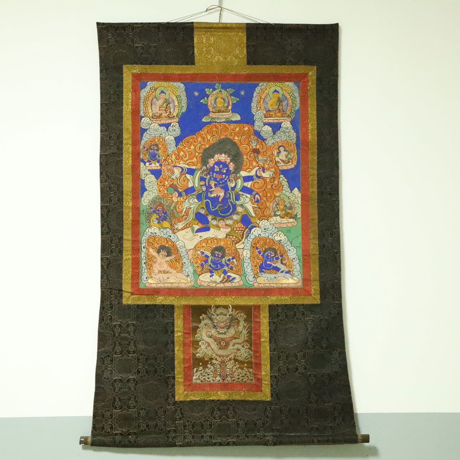 An Exquisite Brocade Painted Color Six-arms Statue of Vajra Tangka (1 of 10)