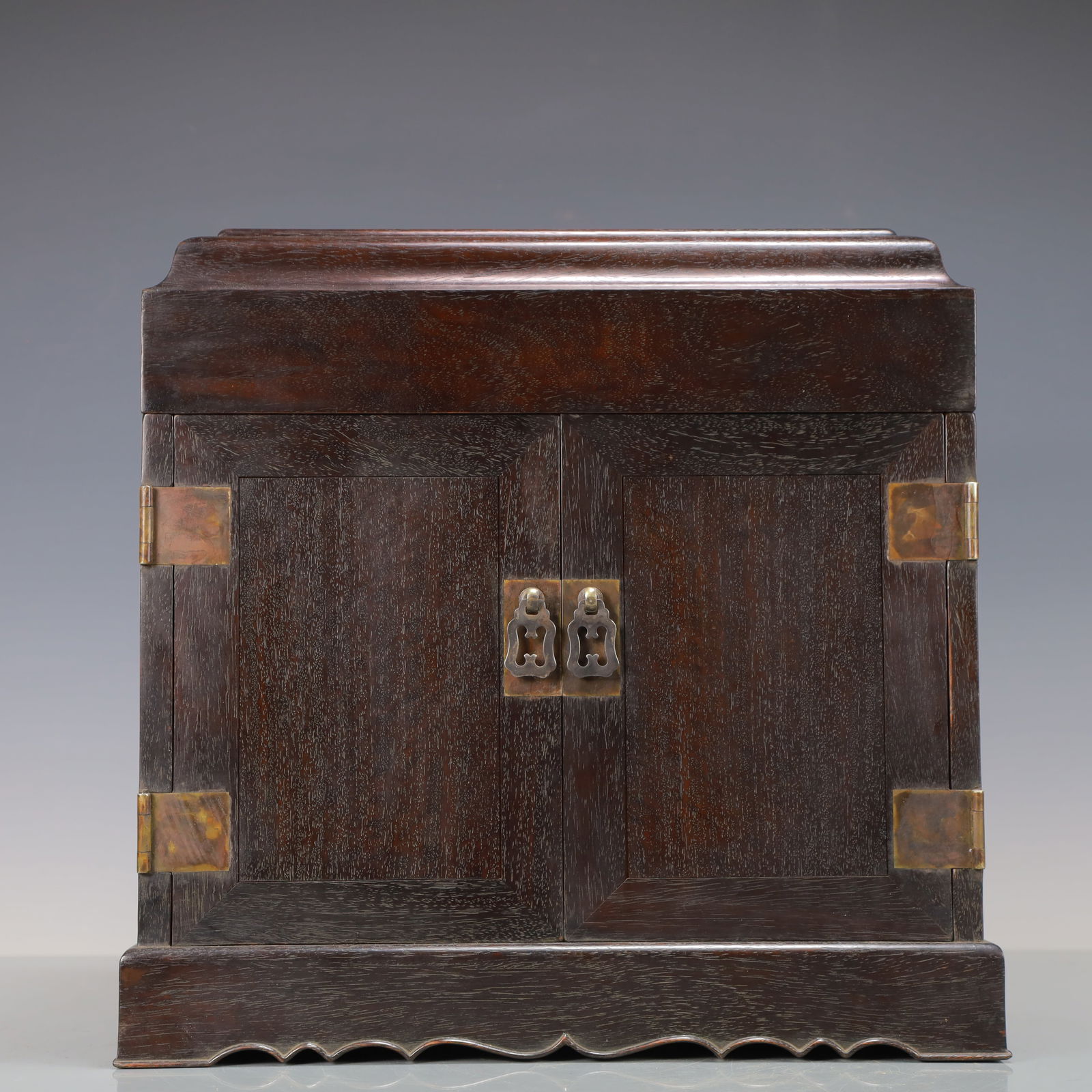 A Exquisite Zitanwood Box (1 of 9)