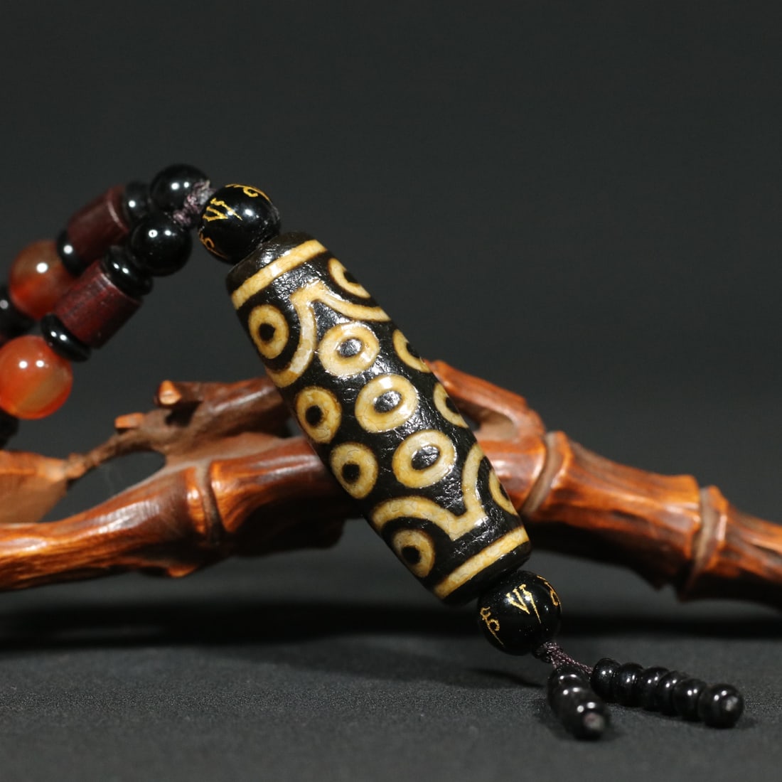 An Exquisite Agate Dzi Bead Pendant (1 of 9)