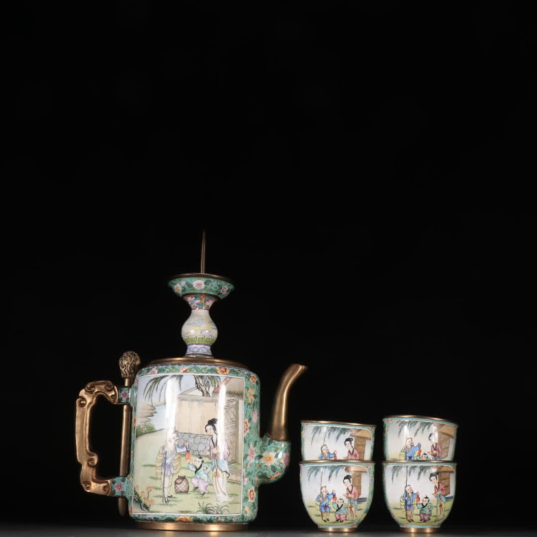 A set of Qing Dynasty copper tire painting enamel maid picture candlestick holding pot: Qing Dynasty copper tire painting enamel maid picture candlestick set of pot SIZE: Pot H: 23.5cm W: 16.7cm W: 743.2g Cup H: 4.8cm W: 5.2cm Single W: 75.8g (The Dimensions Of All Batches Are Manually M