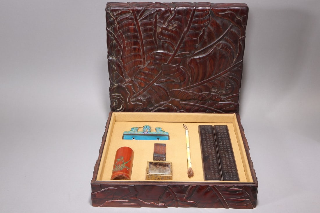 A set of study supplies in the Qing Dynasty: A set of study supplies in the Qing Dynasty SIZE: Pen L: 22.9cm W: 0.9cm Pen holder H: 12.5cm D: 4.4cm Pen holder H: 8.5cm L: 12.1cm W: 3.1cm Copper inkstone H: 3.6cm L: 5.9cm W: 5.9cm Paperweight H: