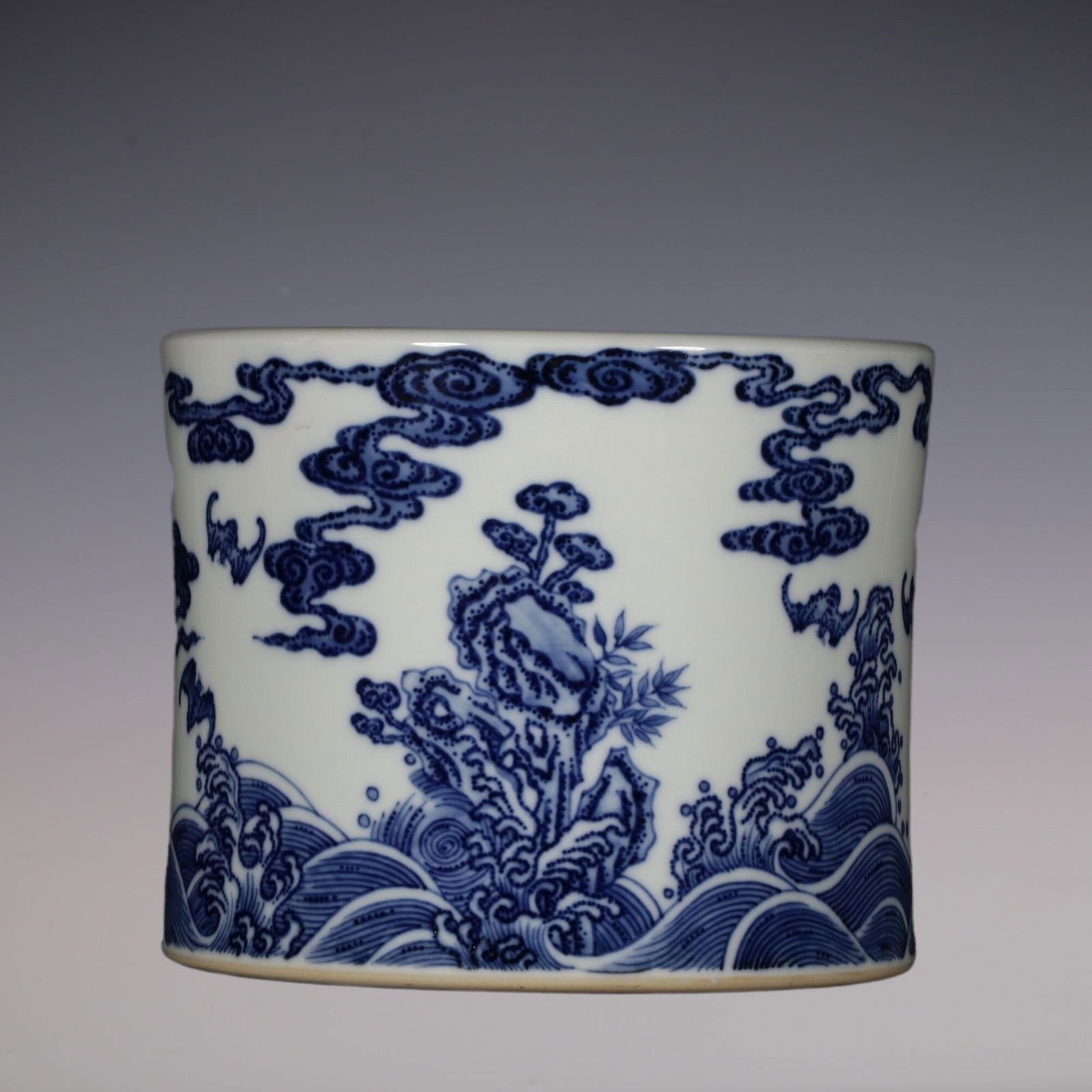 An Exquisite Blue and White Flower Pattern Seawater Pattern Brush Pot (1 of 9)