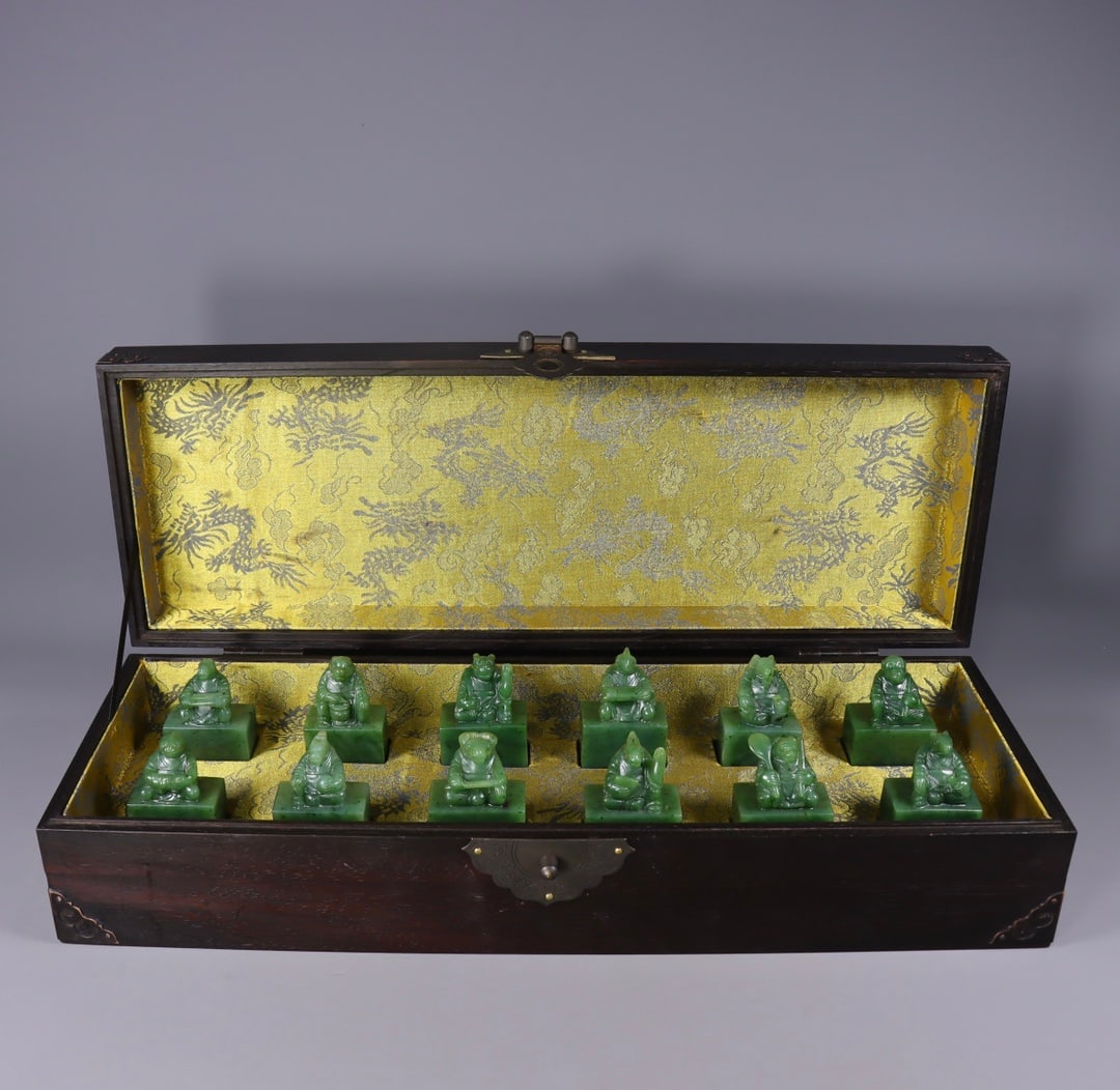 A Set of Fine Jasper Auspicious Beast Seal: A Set of Fine Jasper Auspicious Beast Seal Qing Dynasty, China Size:6cmx4.5cmx2.5cm Weight:1557g (The Dimensions Of All Batches Are Manually Measured.If You Need More Detailed Information, Please Cont