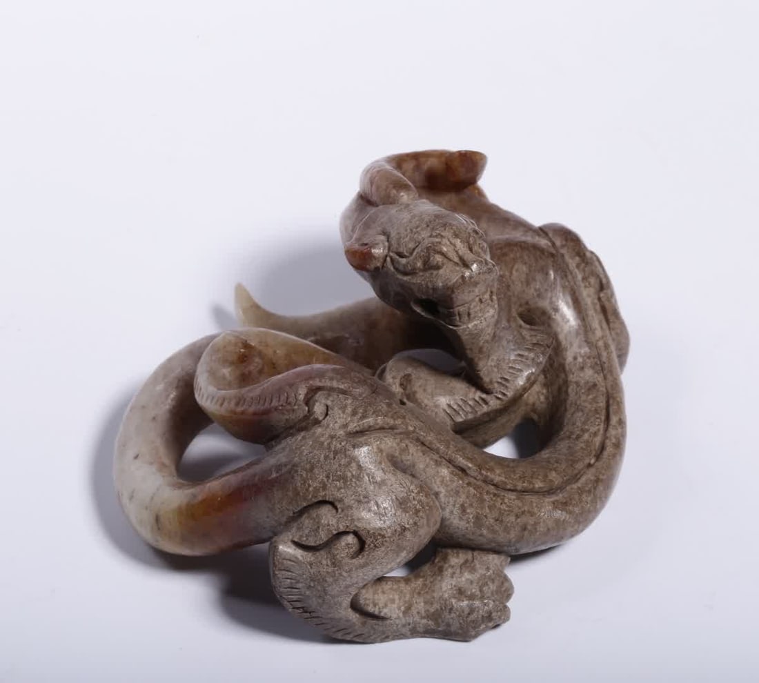 An ancient jade belt with a dragon paperweight: The ancient jade belt is a paperweight with a dragon SIZE: H:4cm L:7cm W:6cm (The Dimensions Of All Batches Are Manually Measured.If You Need More Detailed Information, Please Contact Our Customer Ser