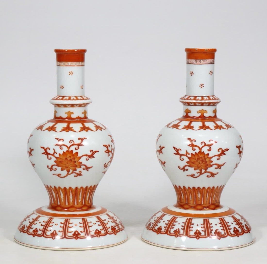A Qing Dynasty Qianlong year alum red flower candlestick: Qing Dynasty Qianlong year alum red flower candlestick SIZE: H: 23.2cm Bottom diameter 13.8cm (The Dimensions Of All Batches Are Manually Measured.If You Need More Detailed Information, Please Contact