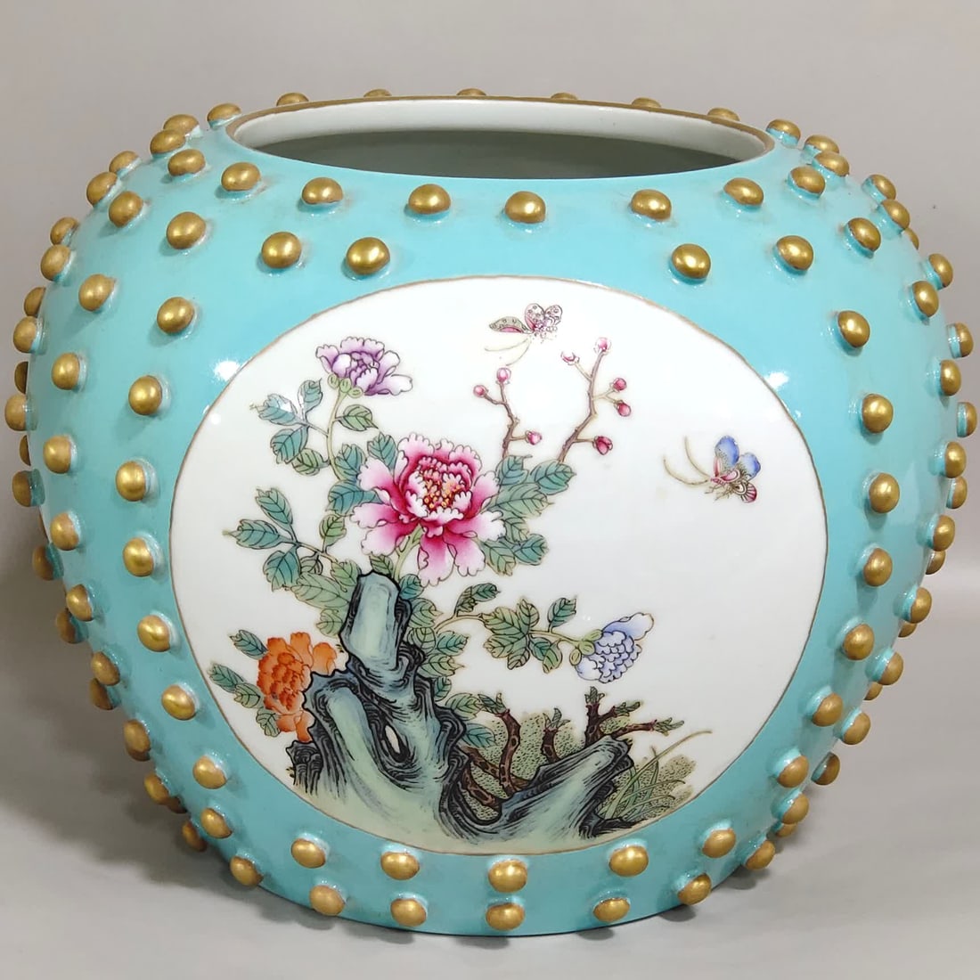 A piece of Qing Dynasty Qianlong turquoise green drum nail window opening flower wash: Qing Dynasty Qianlong turquoise green drum nails open window flower washing SIZE: H:19cm D:21.5cm (The Dimensions Of All Batches Are Manually Measured.If You Need More Detailed Information, Please Con