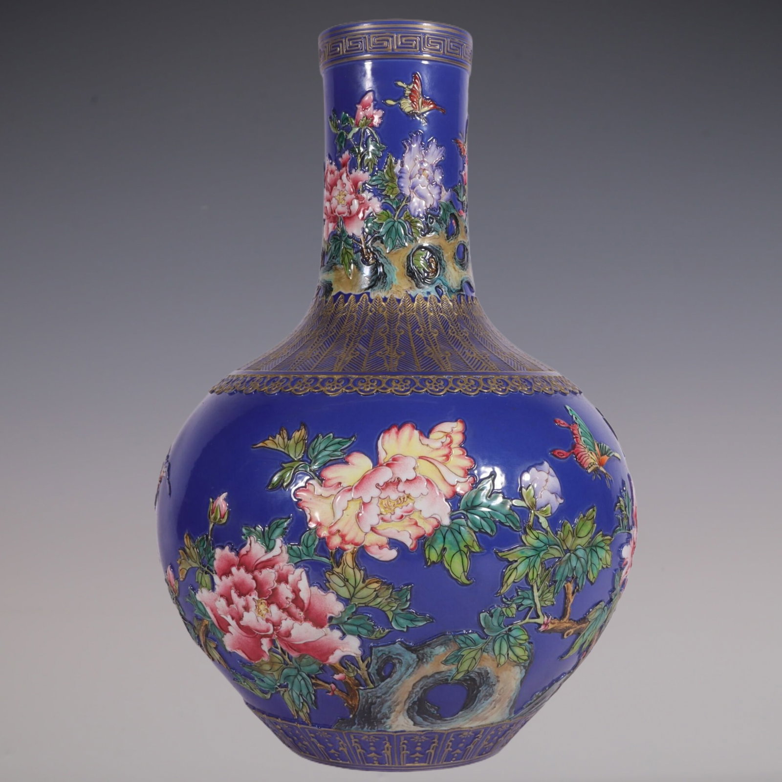 An Exquisite Enamel Flower and Butterfly Pattern Vase (1 of 8)