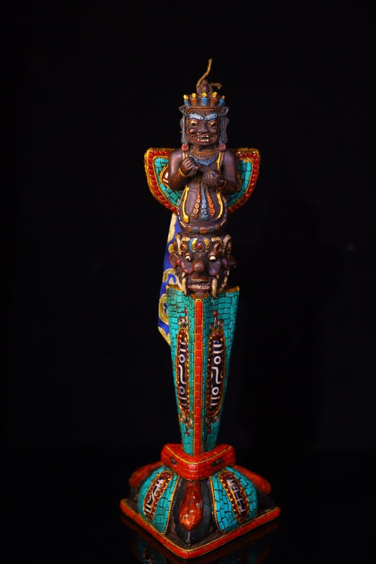 An Exquisite Yak bone Inlaid Gems Ornament: An Exquisite Yak bone Inlaid Gems Ornament An Exquisite Yak bone Inlaid Gems Ornament Size:35cmx13cm Weight:900g1500? (The Dimensions Of All Batches Are Manually Measured.If You Need More Detailed Inf