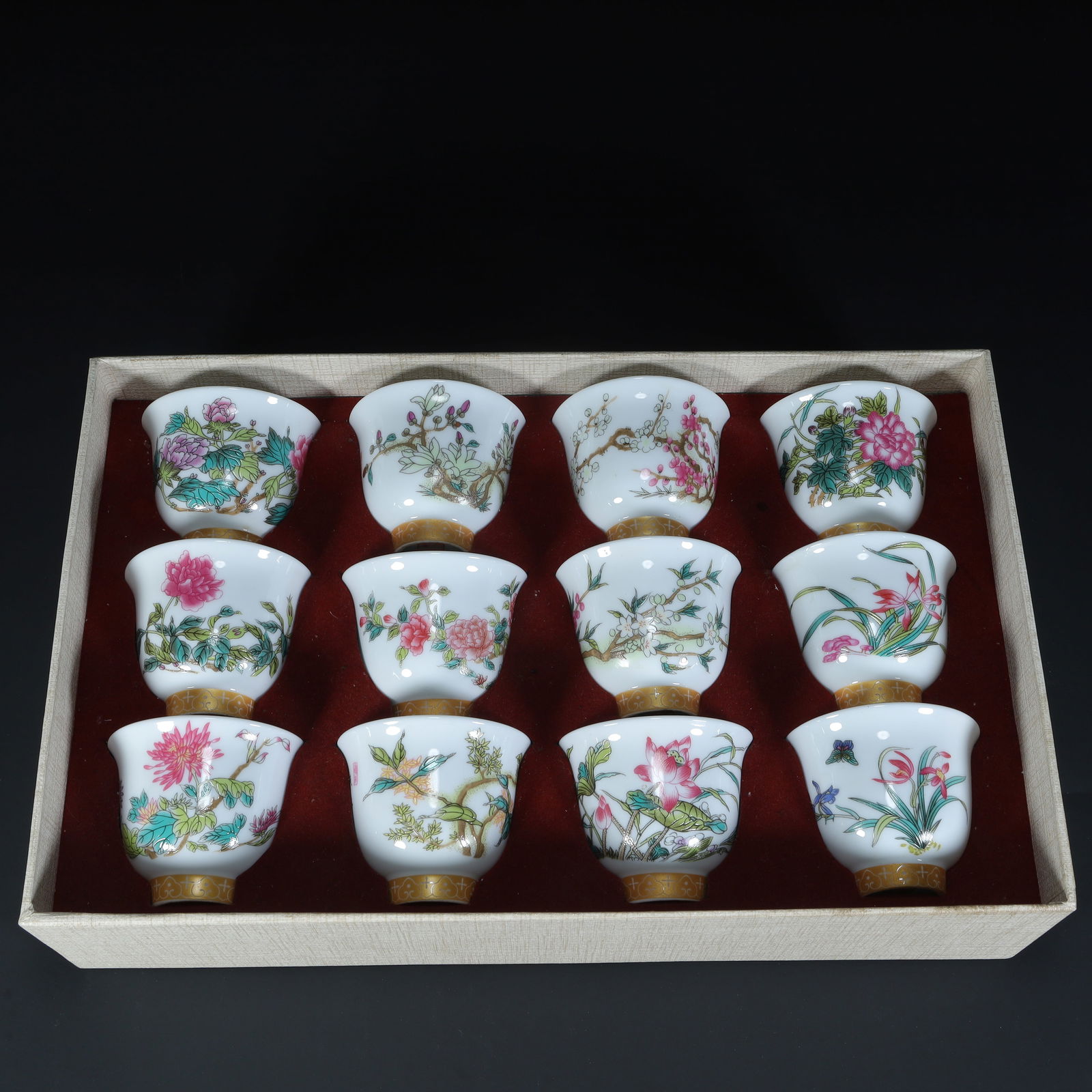 A set of Qing Dynasty pastel "Twelve Flower Gods" pattern cups (12-piece set) (1 of 20)