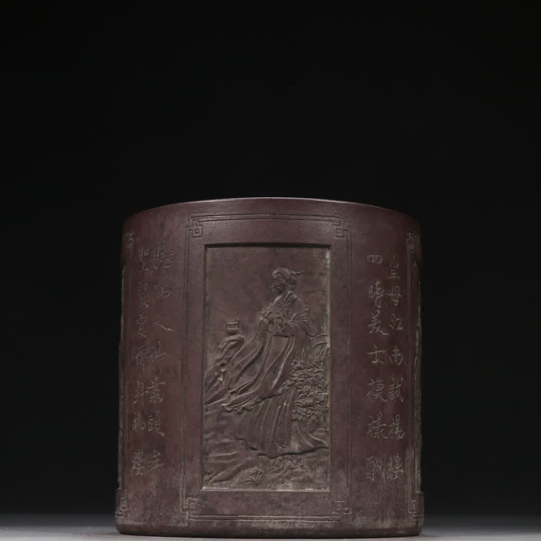 A Yang Fengnian model with purple sand window carving of four beautiful women's pen holders: Yang Fengnian's purple sand window is engraved with four beautiful pen holders SIZE: H:11.7cm W:11.5cm