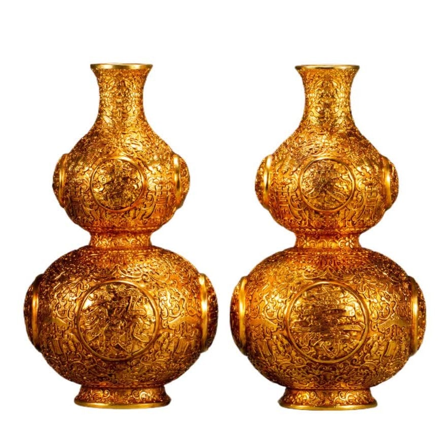 A copper-gilt gourd from the Qing Dynasty: Qing Dynasty copper gilt gourd SIZE: L:14cm W:14cm H:25cm (The Dimensions Of All Batches Are Manually Measured.If You Need More Detailed Information, Please Contact Our Customer Service Before Bidding