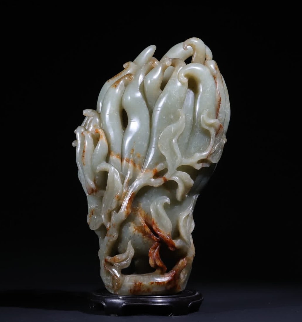 A jade Buddha hand ornament of the Qing Dynasty (1 of 13)