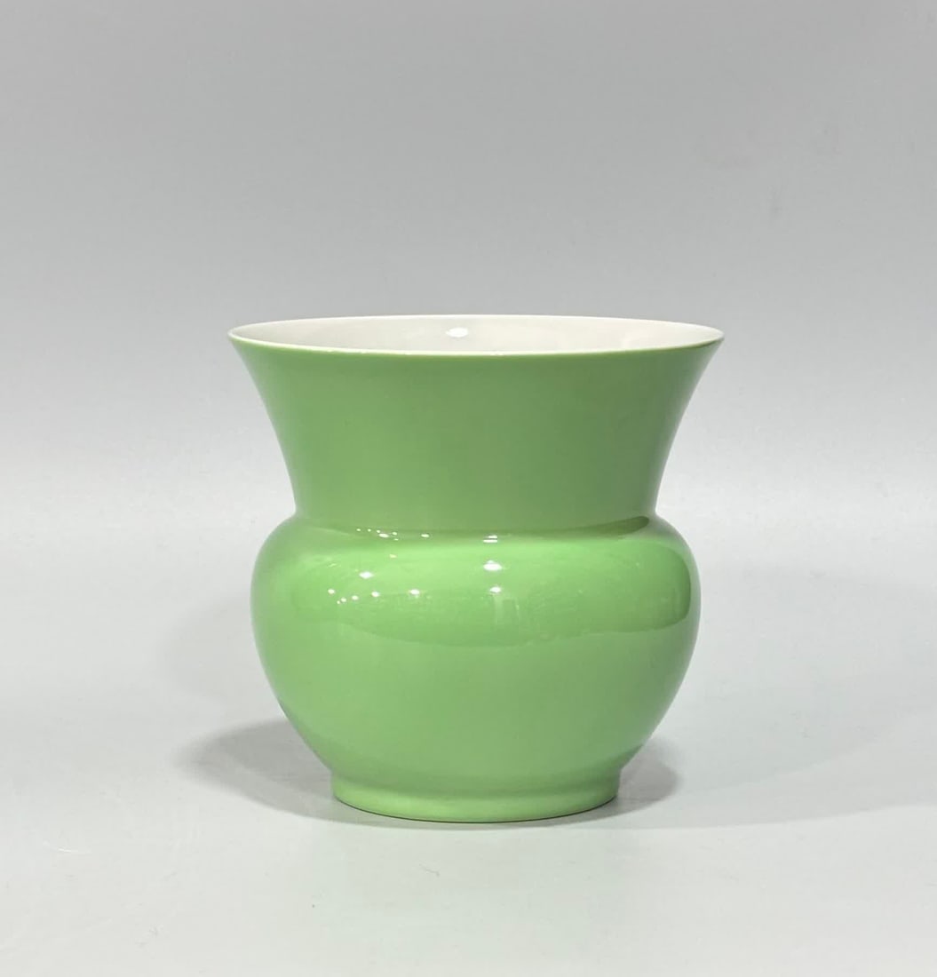 A piece of Shendetang model apple green glaze slag bucket: Shendetang Apple green glaze slag bucket SIZE: H:10cm MouthD:10.5cm (The Dimensions Of All Batches Are Manually Measured.If You Need More Detailed Information, Please Contact Our Customer Service Befo