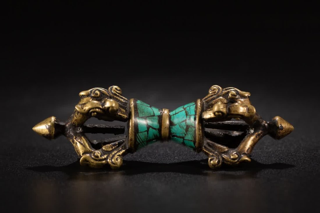 A Qing Dynasty copper inlaid treasure vessel: Qing Dynasty copper inlaid treasure artifact SIZE: L:3.5cm W:3.5cm H:9.5cm W:90g (The Dimensions Of All Batches Are Manually Measured.If You Need More Detailed Information, Please Contact Our Customer