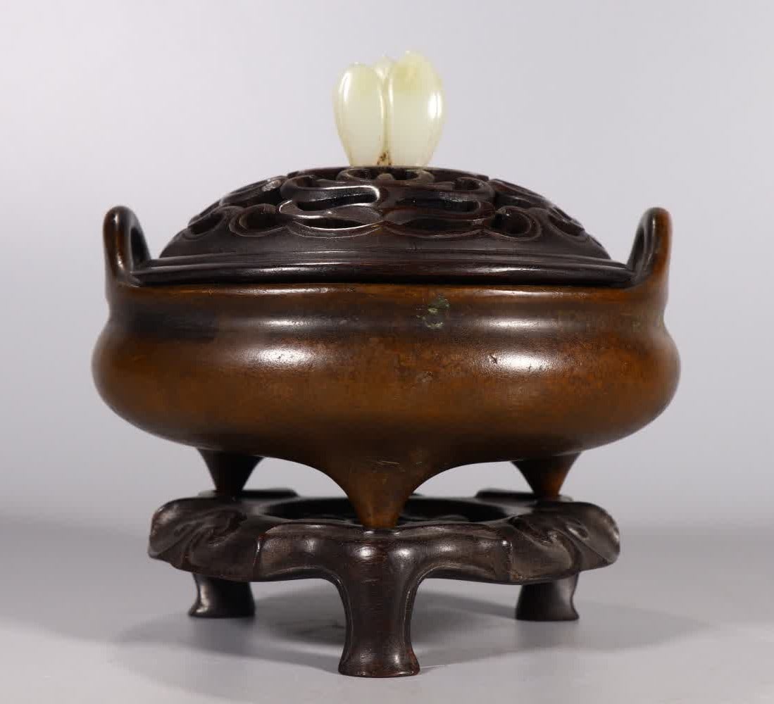 A piece of Qing Dynasty copper aroma diffuser: Qing Dynasty copper aroma burner SIZE: Abdominal diameter 14cm H: 11.2cm W: 1553g (The Dimensions Of All Batches Are Manually Measured.If You Need More Detailed Information, Please Contact Our Custome
