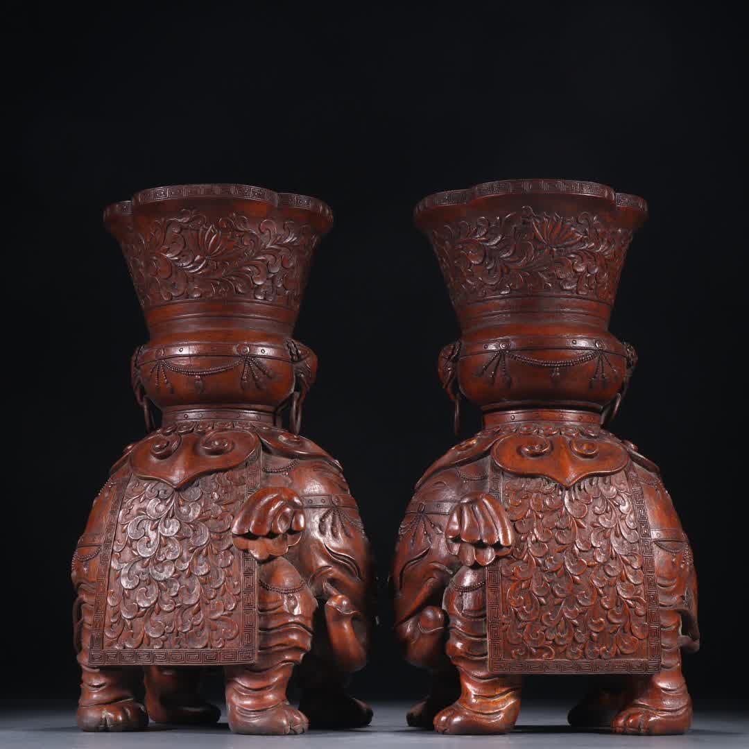 A pair of Qing Dynasty bamboo carving "Taiping with Elephants" ornaments: Qing Dynasty bamboo carving "Taiping Elephant" ornaments SIZE: W:17cm H:28.5cm (The Dimensions Of All Batches Are Manually Measured.If You Need More Detailed Information, Please Contact Our Customer S