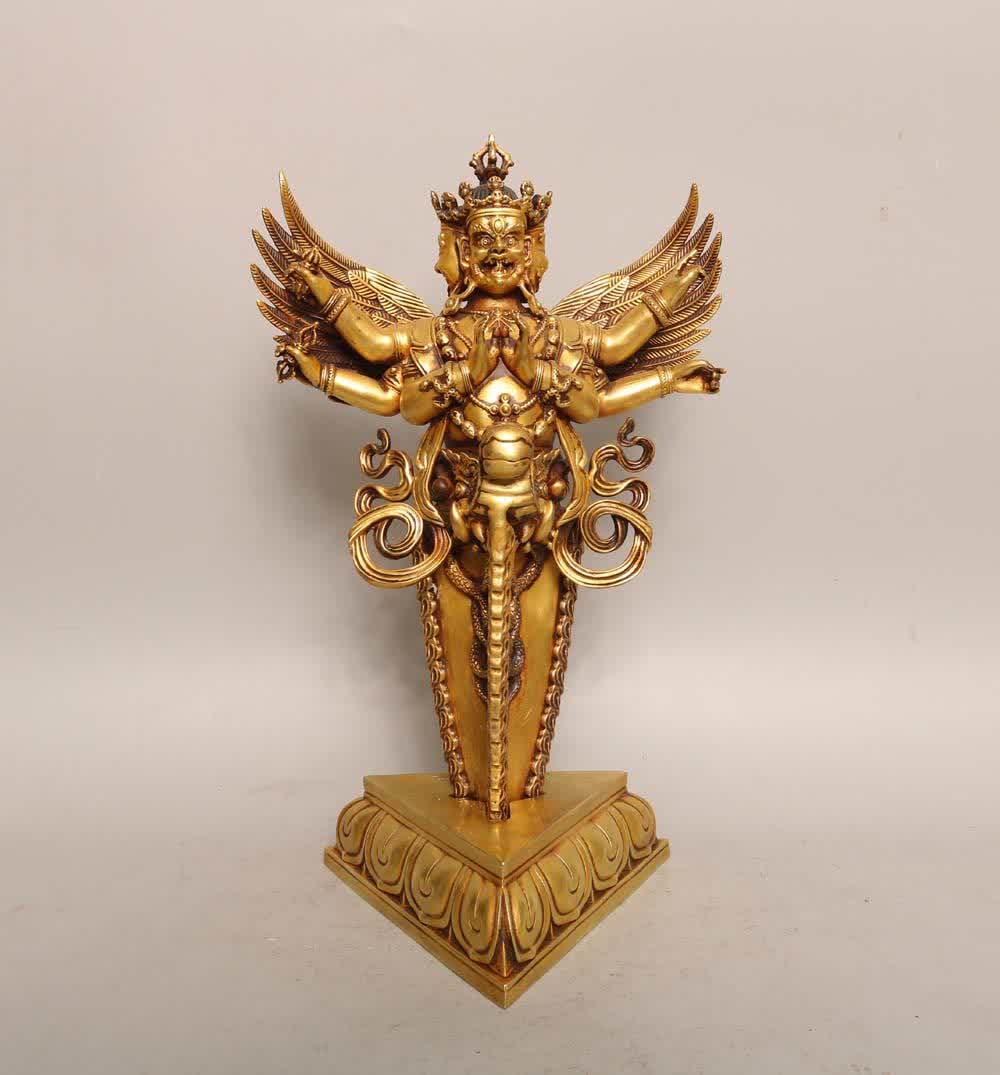 A Qing Dynasty copper gilt gold Puba vajra: Qing Dynasty copper gilt gold Puba vajra SIZE: H:32cm W:2.9kg (The Dimensions Of All Batches Are Manually Measured.If You Need More Detailed Information, Please Contact Our Customer Service Before Bid