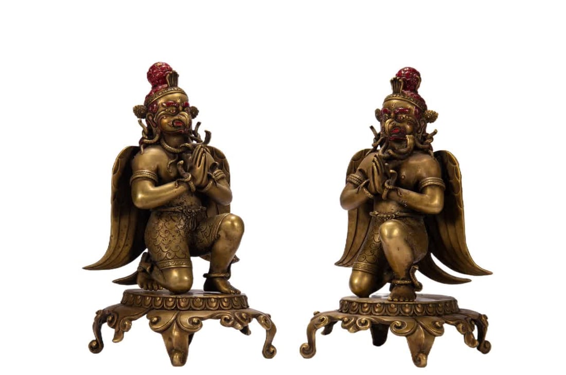 A bronze gilt Buddha statue of the Qing Dynasty: Qing Dynasty copper gilt Buddha statue SIZE: L:21cm W:20cm H:32cm W:8500g (The Dimensions Of All Batches Are Manually Measured.If You Need More Detailed Information, Please Contact Our Customer Servic