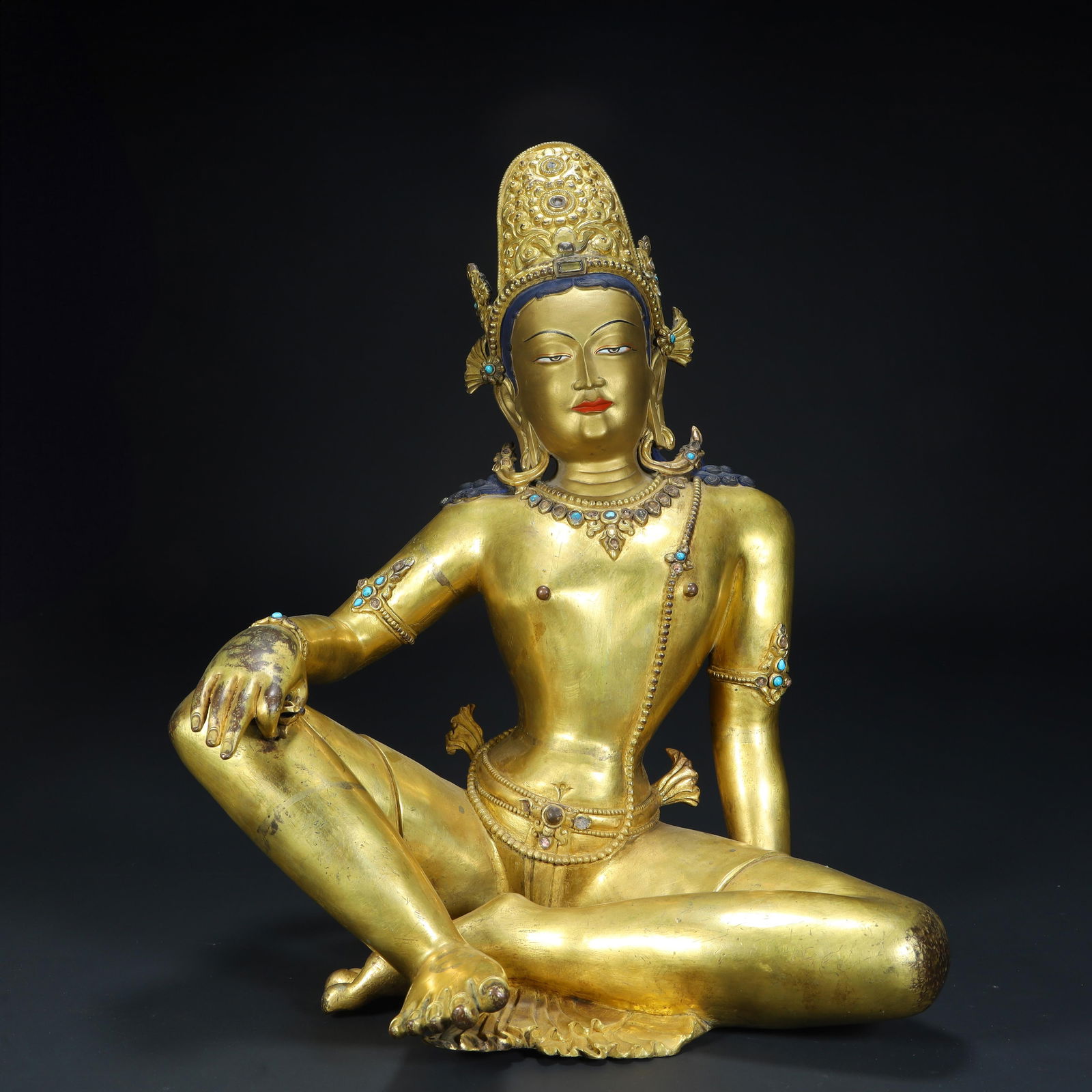 Qing Dynasty copper gilt inlaid treasure free Guanyin seated statue: Qing Dynasty copper gilt inlaid treasure free Guanyin seated statue SIZE: Height 45cm Length 34cm Width 26cm Weight 14.8kg (The Dimensions Of All Batches Are Manually Measured.If You Need More Detaile