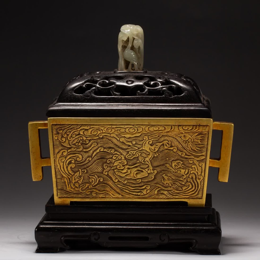 A Qing Dynasty copper gilt square furnace: Qing Dynasty copper gilt square furnace SIZE: L:17cm W:10cm H:20cm W:2400g (The Dimensions Of All Batches Are Manually Measured.If You Need More Detailed Information, Please Contact Our Customer Servi