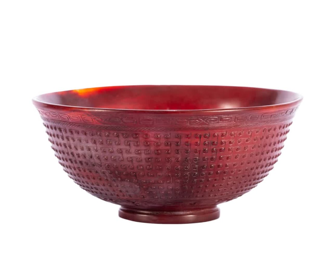 A Qing Dynasty agate bowl: Qing Dynasty agate bowl SIZE: L:15.5cm W:15.5cm W:7cm W:260g (The Dimensions Of All Batches Are Manually Measured.If You Need More Detailed Information, Please Contact Our Customer Service Before Bidd