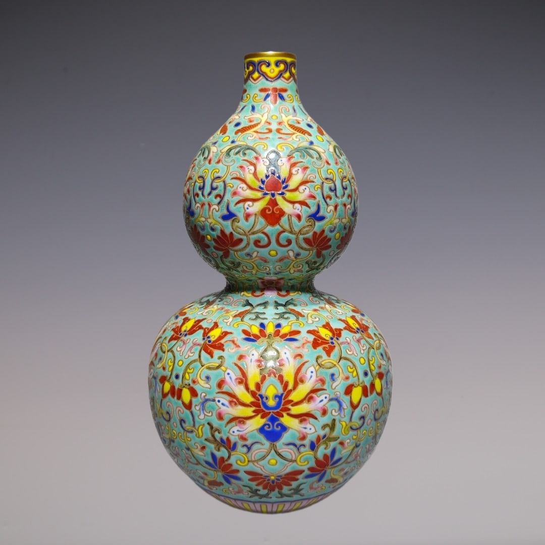 An Exquisite Enamel Green Ground Painted Gold Lotus Pattern Gourd-Shaped Vase (1 of 9)