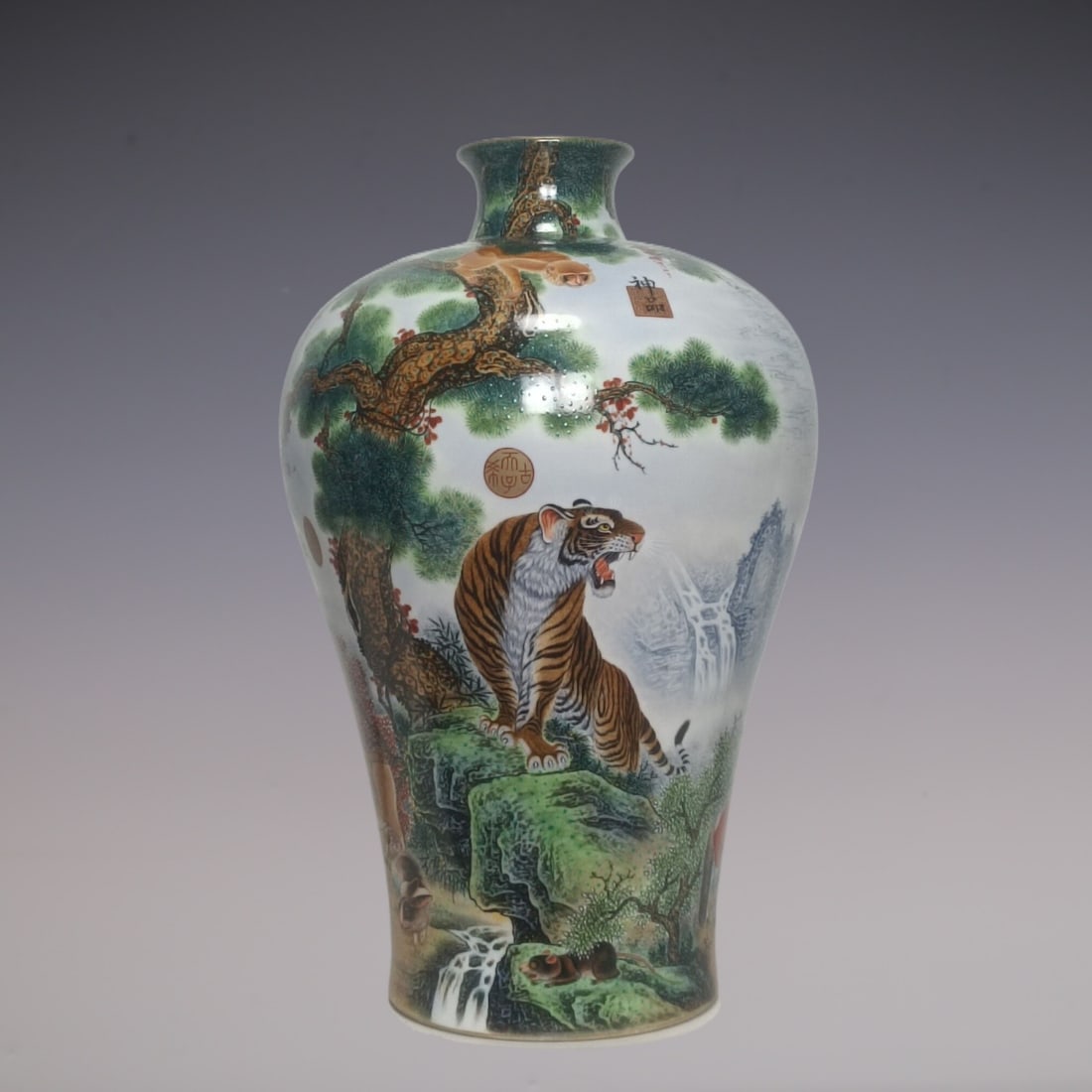 An Exquisite Enamel Auspicious Beast Pattern with poem Vase: An Exquisite Enamel Auspicious Beast Pattern with poem Vase Qing Dynasty, China Qianlong Six-character Mark Size:58cmx36cm (The Dimensions Of All Batches Are Manually Measured.If You Need More Detaile