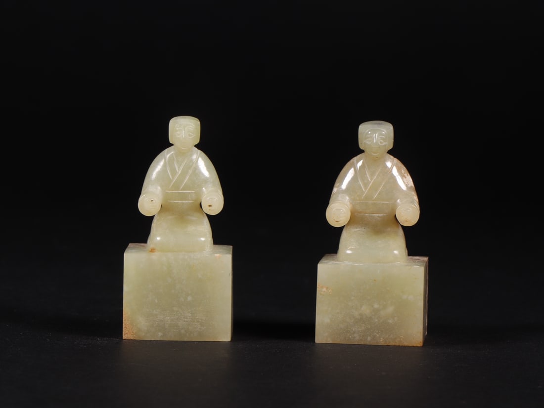 A Pair of Exquisite White Jade Figure Seal (1 of 9)