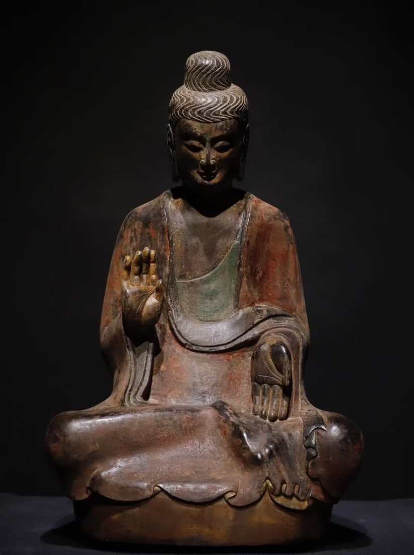 A Exquisite Limestone Buddha statue Ornament: A Exquisite Limestone Buddha statue Ornament Ancient Time, China Size:68cmx43cmx32cm (The Dimensions Of All Batches Are Manually Measured.If You Need More Detailed Information, Please Contact Our Cust