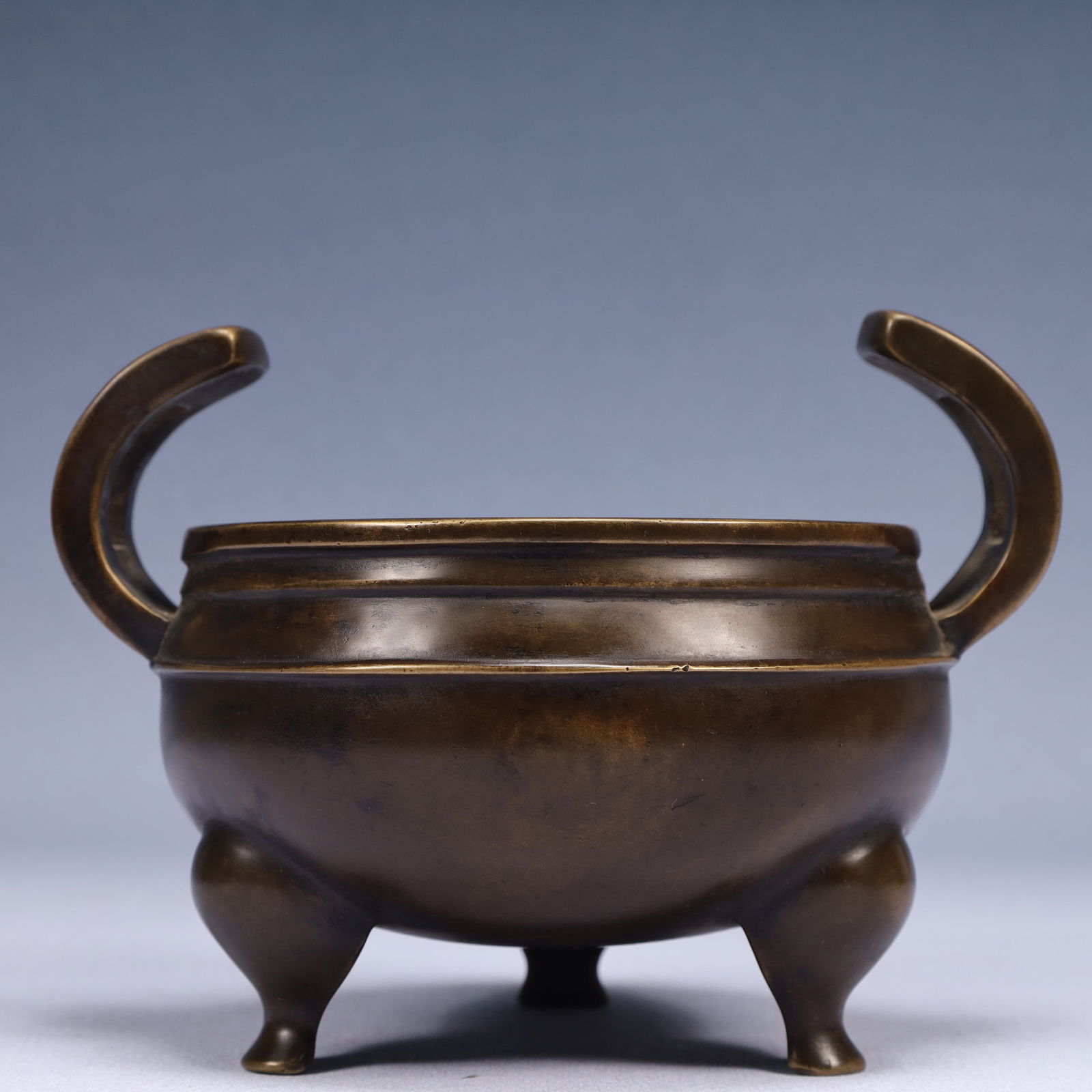 An Exquisite Bronze Double-Ears and Tripod Censer (1 of 9)