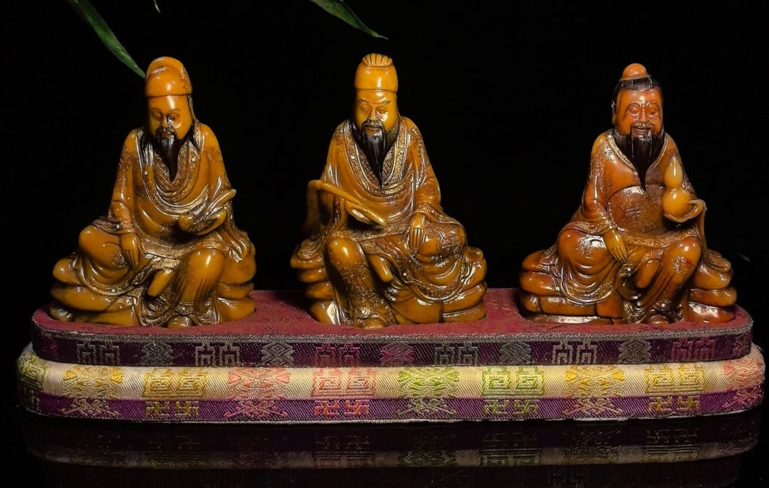 A Set of Fine Shoushan Stone Figure Seal Ornament (1 of 11)