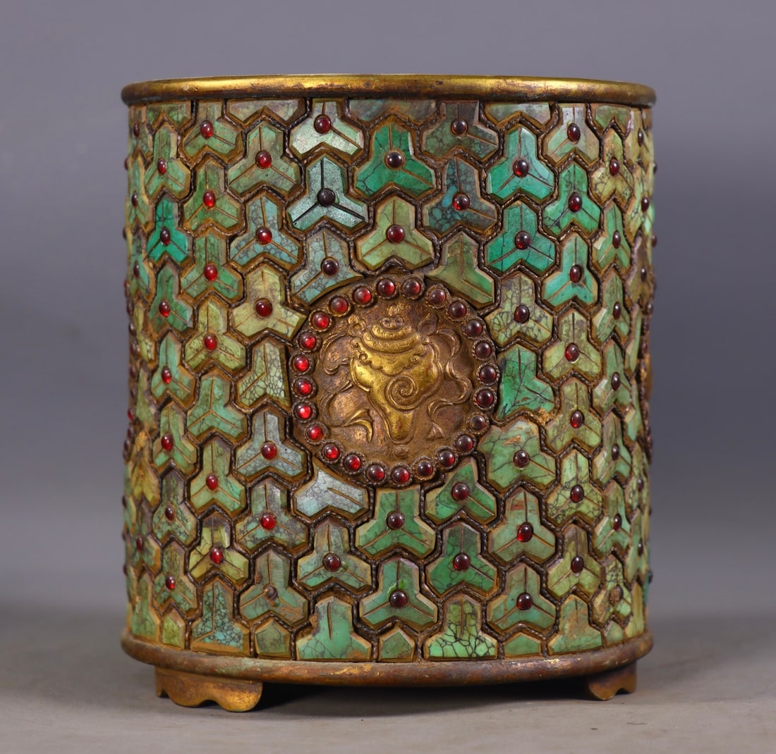 An Exquisite Gilt Bronze Inlaid Gems Eight Treasures Pattern Brush Pot (1 of 9)