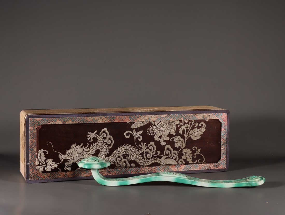 An Exquisite Green Glazed Bats and Peach Pattern Ruyi (1 of 9)