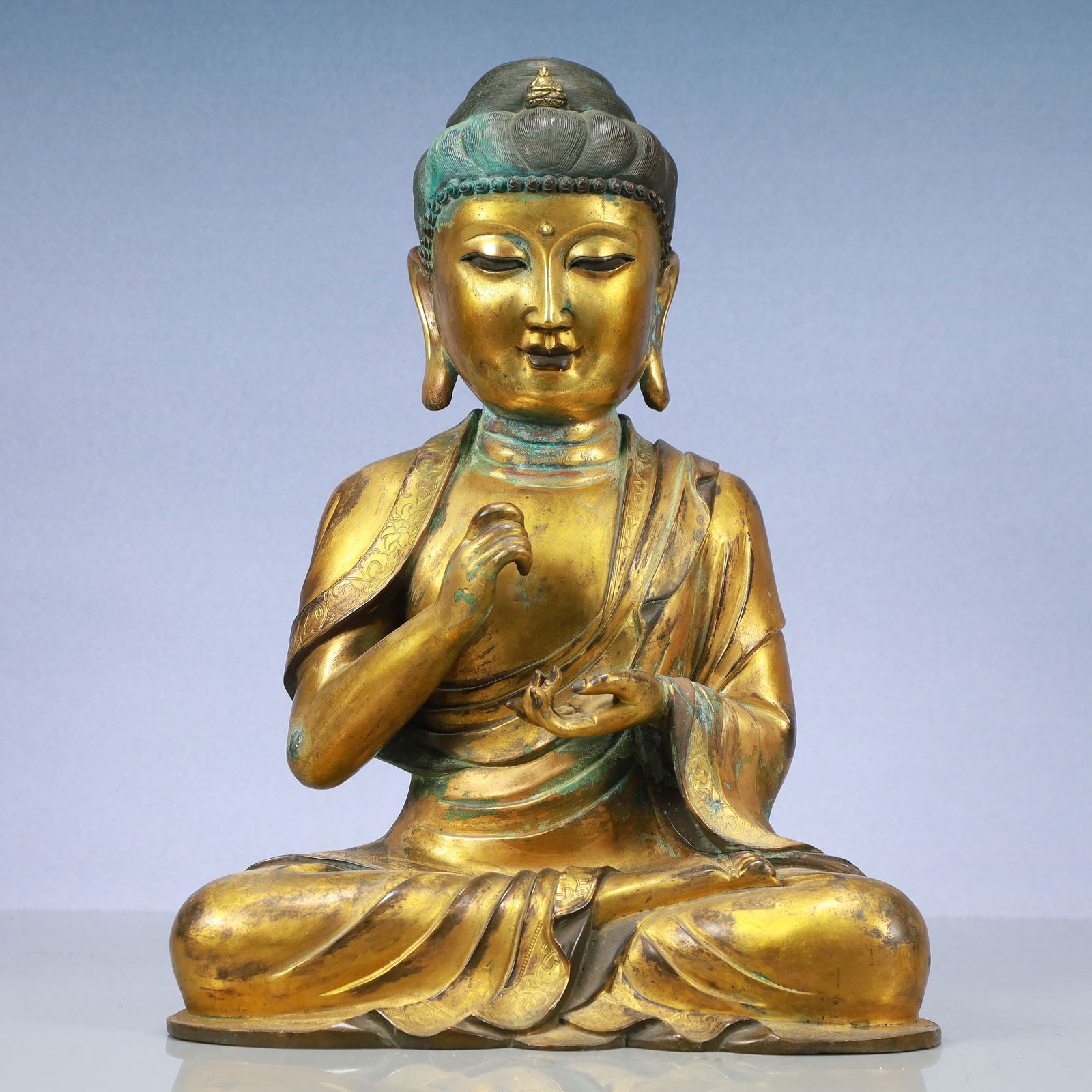 A Exquisite Gilt Bronze Statue of Avalokitesvara (1 of 10)