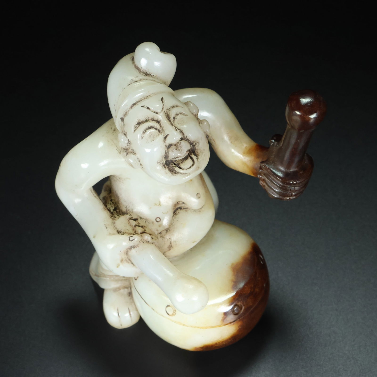 An Exquisite White Jade Figure Ornament (1 of 9)