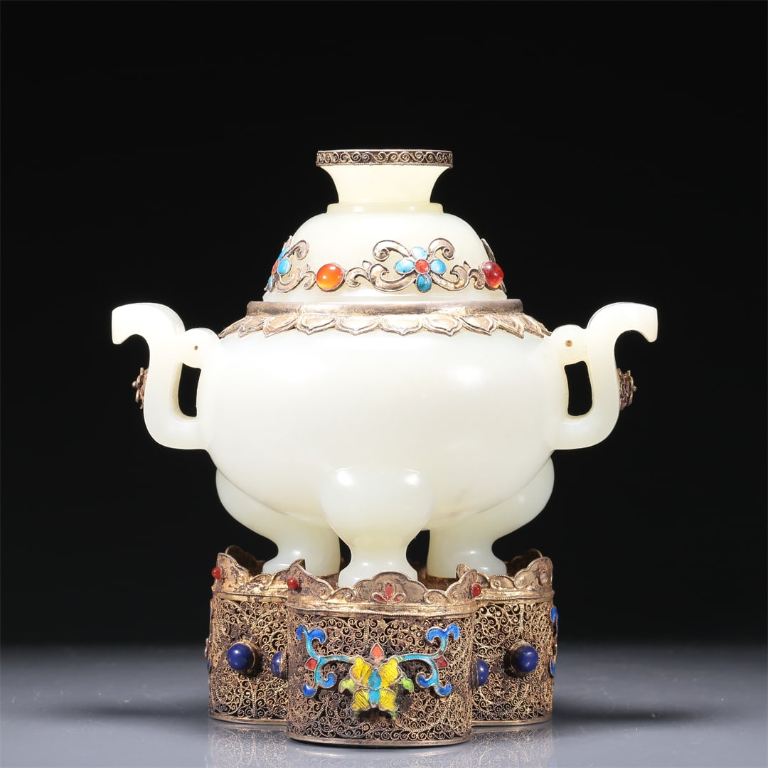 A Brilliant White Jade Gilt-Silver Gem-Inlaid Tripod Censer And Cover (1 of 8)