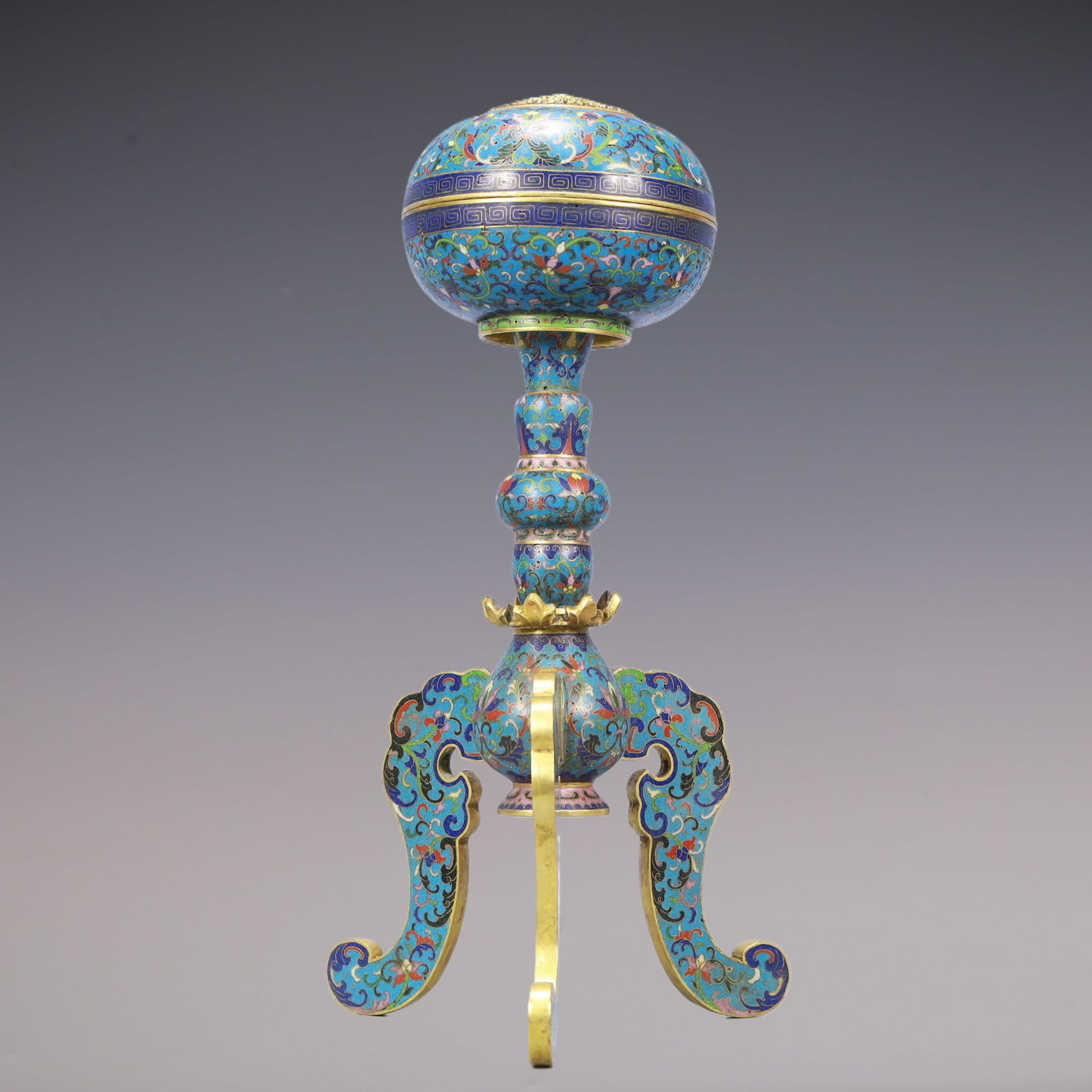 A Exquisite Cloisonne Lotus Pattern Censer: A Exquisite Cloisonne Lotus Pattern Censer Qing Dynasty, China Qianlong Four-character Mark Size:18cmx34cm Weight:1750g (The Dimensions Of All Batches Are Manually Measured.If You Need More Detailed I