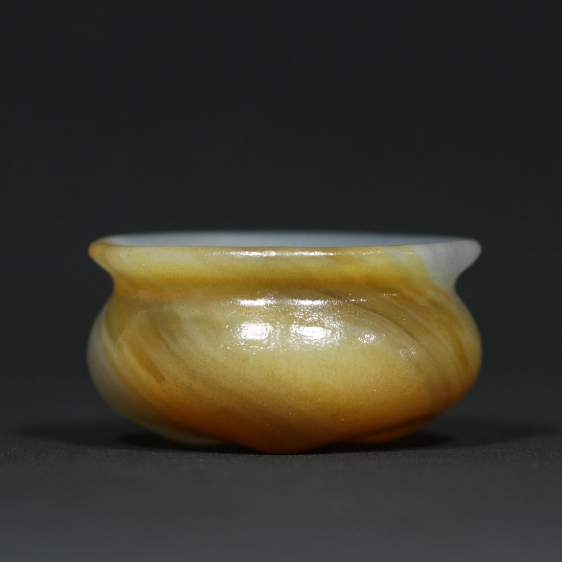 An Exquisite Agate Censer Ornament (1 of 9)