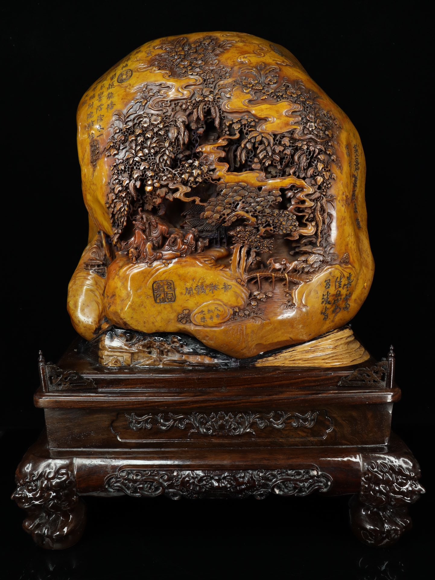 An Exquisite Tianhuang Stone Character and Story Pattern Ornament (1 of 9)