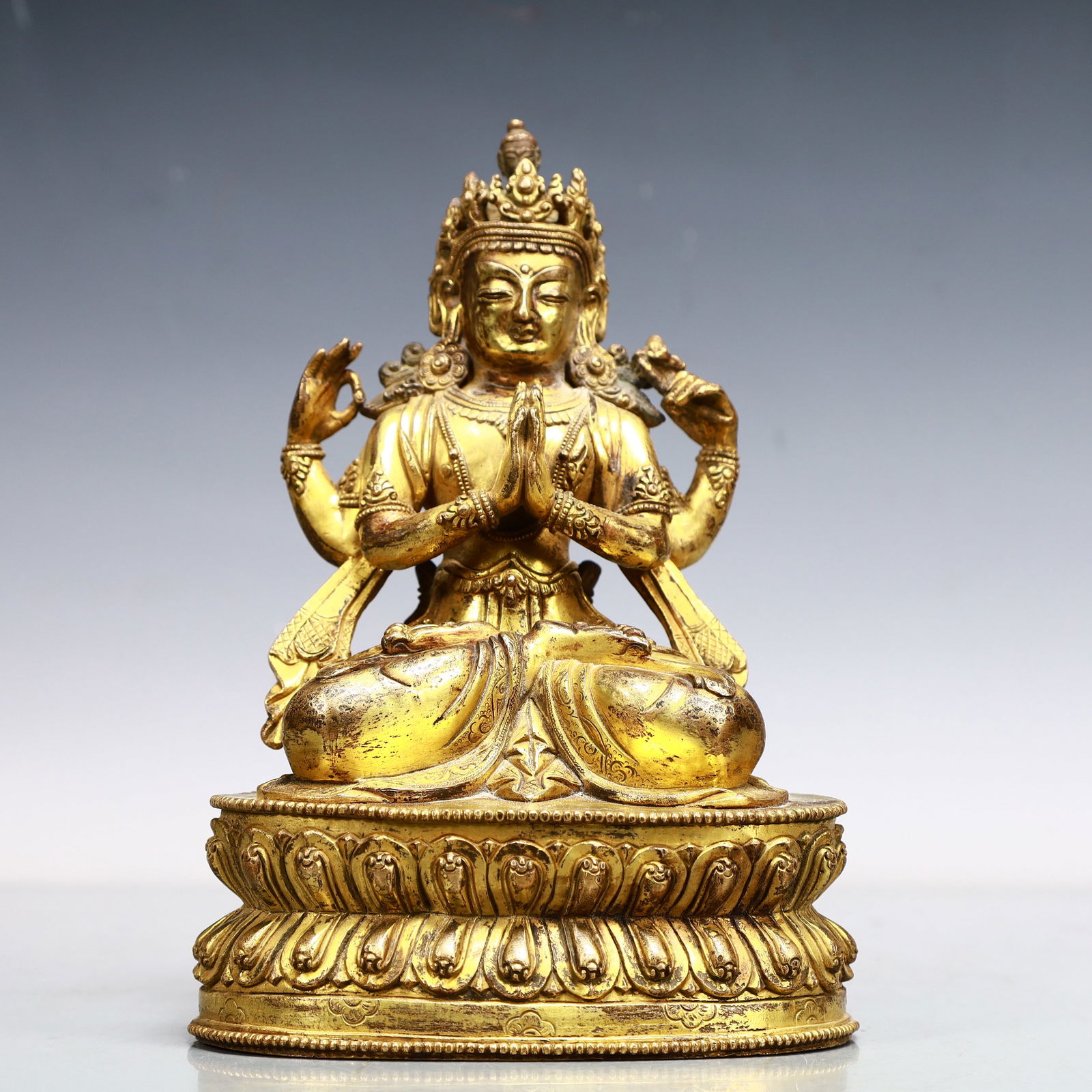 A Exquisite Gilt Bronze Four-arms Statue of Avalokitesvara (1 of 10)